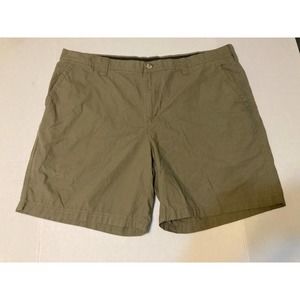 Columbia Mens Shorts 42W Olive Green